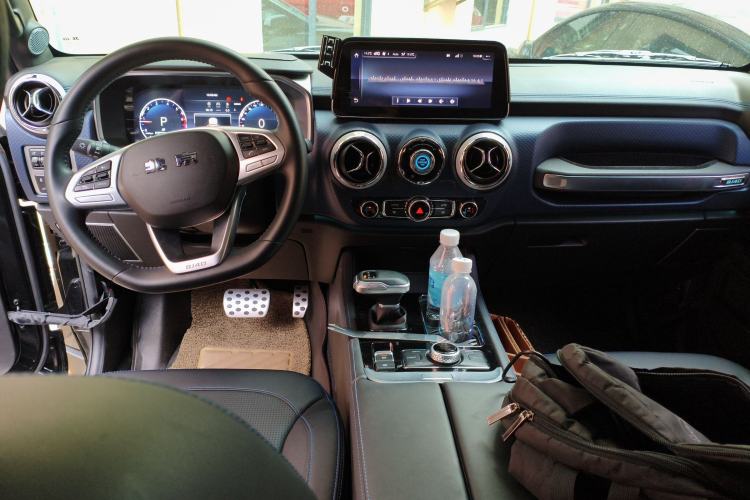 Used  BJ40 2020 2.0T Automatic Four-Wheel Drive Urban Hunter Edition Chivalrous Type