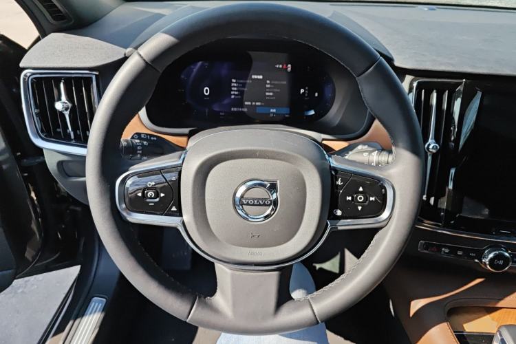 Used Volvo S90 2024 B5 Zhiyi Luxury Edition