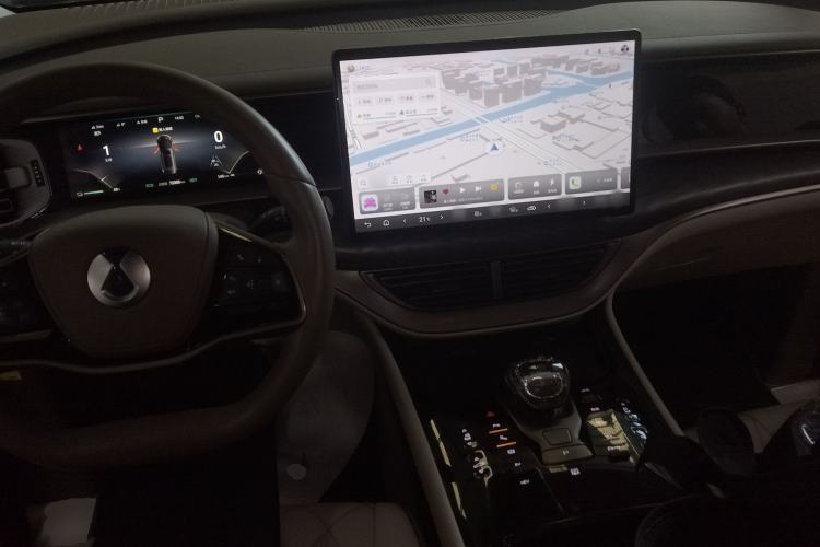 Used Denza D9 2023 DM-i 945 Business Edition
