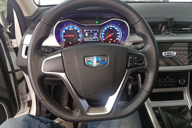 Used Geely Auto Vision 2019 Upgraded Model 1.5L Manual Luxury Version China VI Standard
