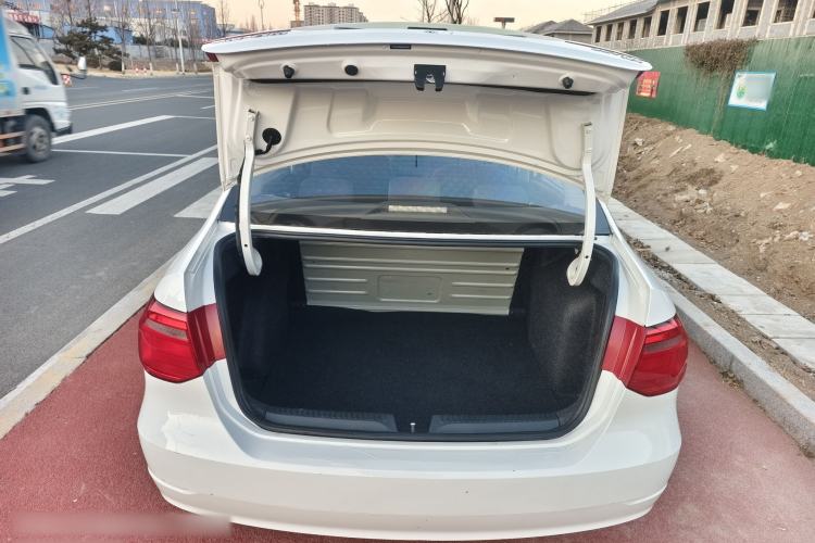 Used Volkswagen Jetta 2015 1.6L Manual Fashion Edition