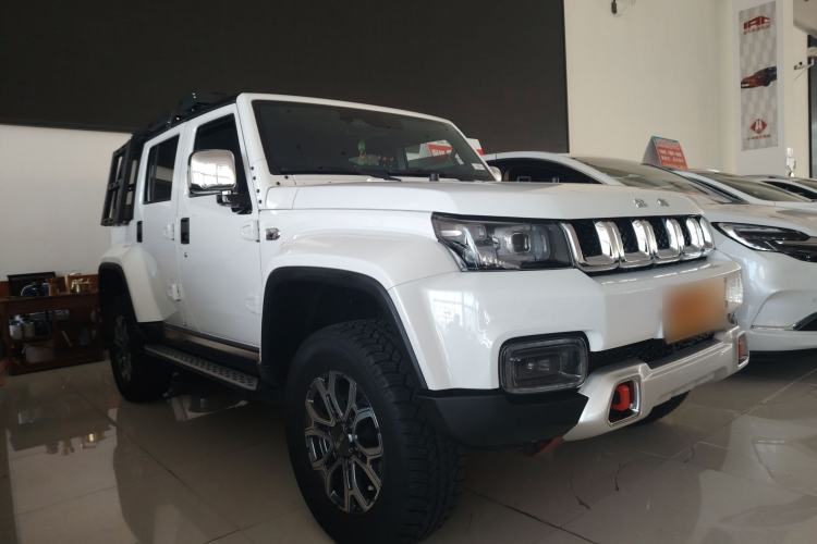 Used  BJ40 2023 2.0T Automatic Four-Wheel Drive Urban Hunter Edition Chivalrous Type