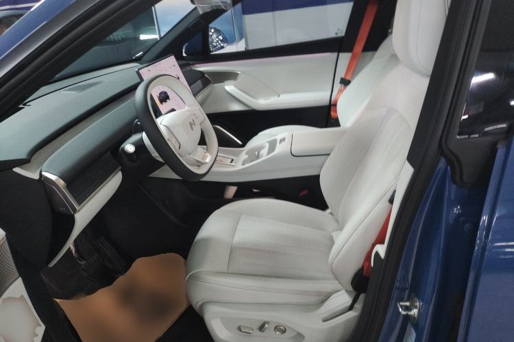 Used ONVO L60 2024 60 kWh All-Wheel Drive