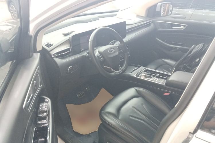 Used Ford Edge 2021 PLUS EcoBoost 245 Two-Wheel-Drive Titanium 7-Seater
