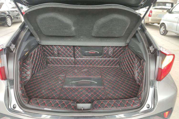 Used Toyota IZOA 2018 2.0L Yichi Version China VI Standard
