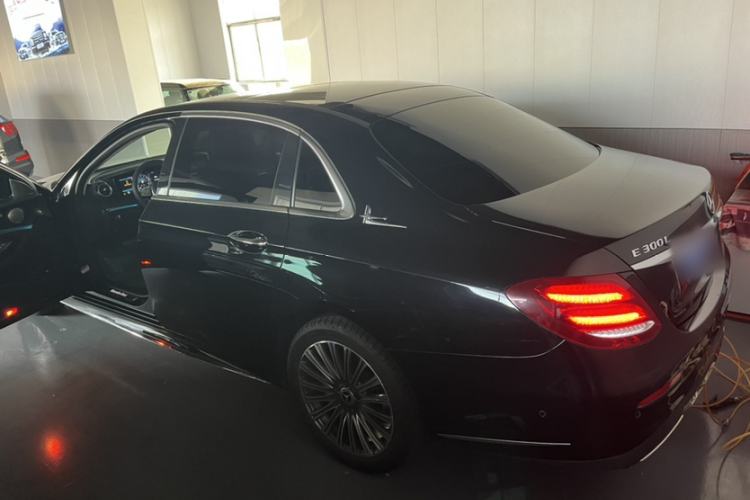 Used Mercedes-Benz E-Class 2019 E 300 L Sporty and Stylish Model
