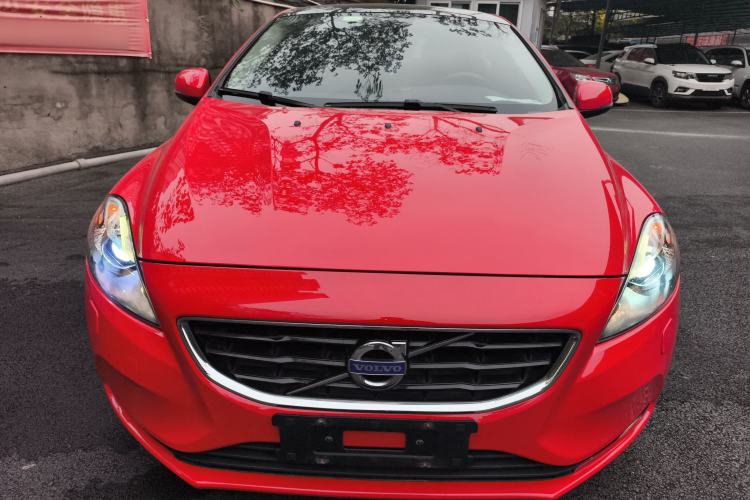 Used Volvo V40 2016 T3 Zhiyi Edition
