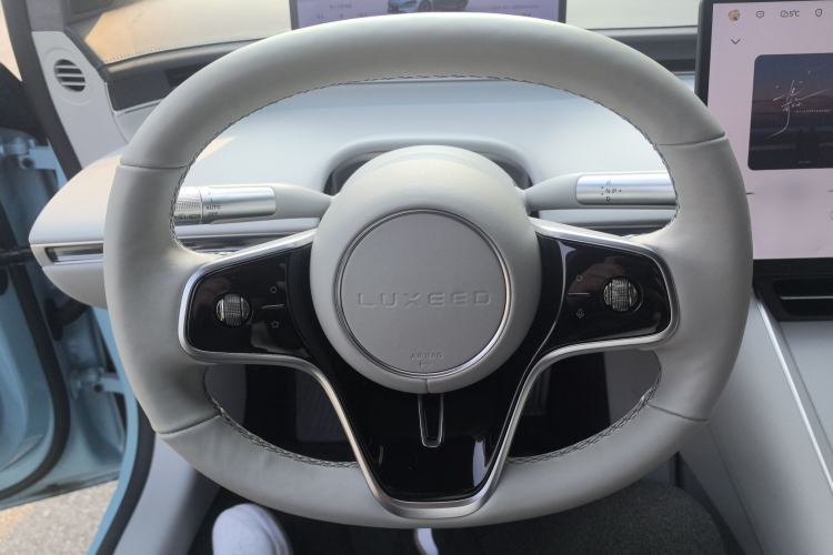 Used Hima Luxeed S7 2025 855 km Max