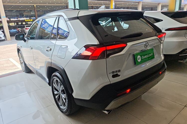 Used Toyota RAV4 2023 2.0L CVT Two-Wheel Drive 20th Anniversary Platinum Edition
