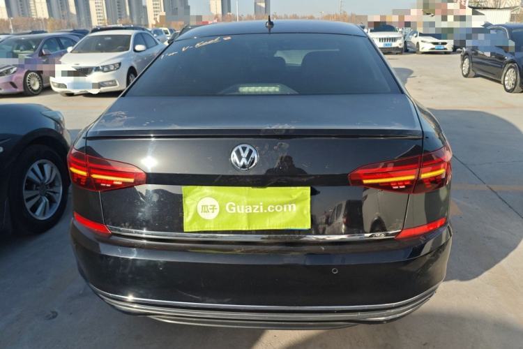 Used Volkswagen Passat 2019 330TSI Luxury Edition China VI Standard
