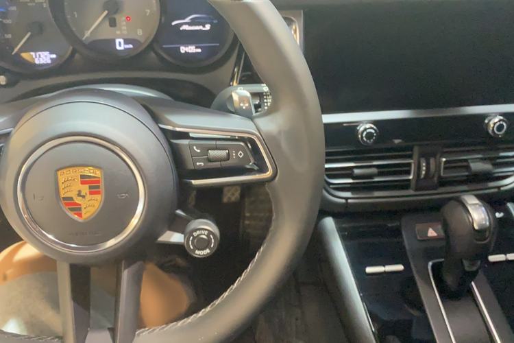 Used Porsche Macan 2022 Macan S 2.9T
