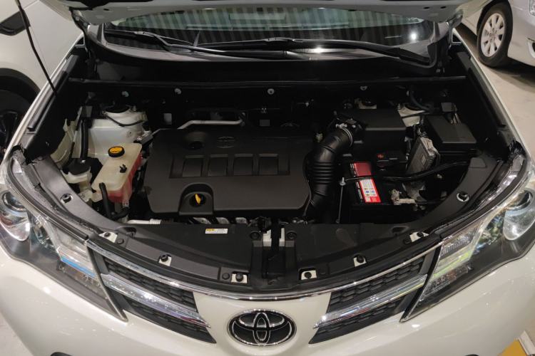 Used Toyota RAV4 2015 2.0L CVT Two-Wheel Drive Fashion Edition