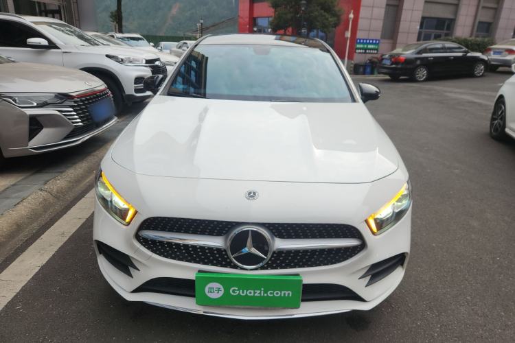 Used Mercedes-Benz A-Class 2022 Revised Version A 200 L Sport Sedan Fashionable Style
