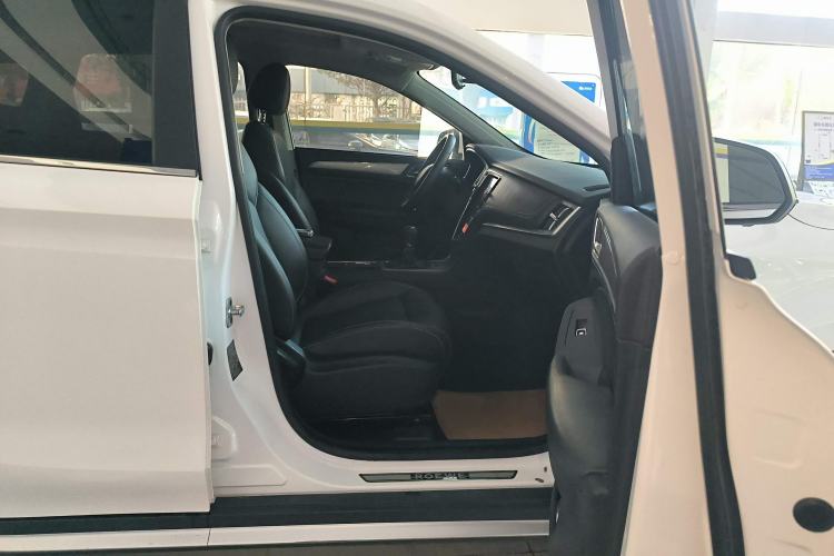 Used Roewe RX5 2018 20T Two-Wheel Drive Manual Internet Elite Edition
