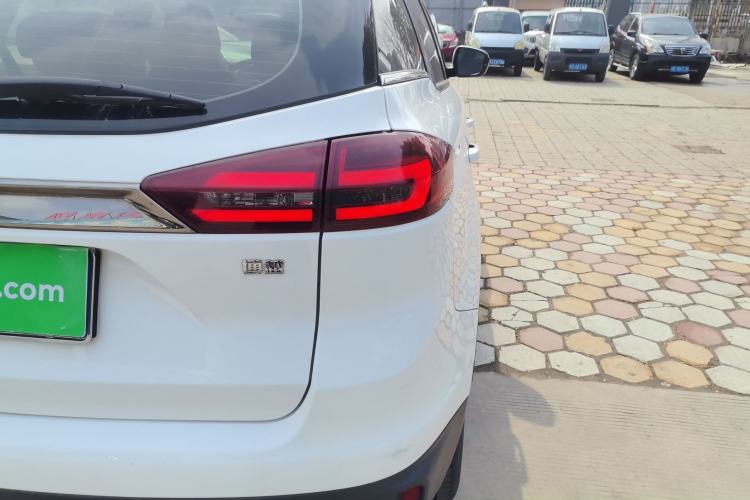 Used Geely Auto Emgrand X7 Sport 2018 1.8TD Automatic Two-Wheel Drive Smart Connect 4G Internet Edition
