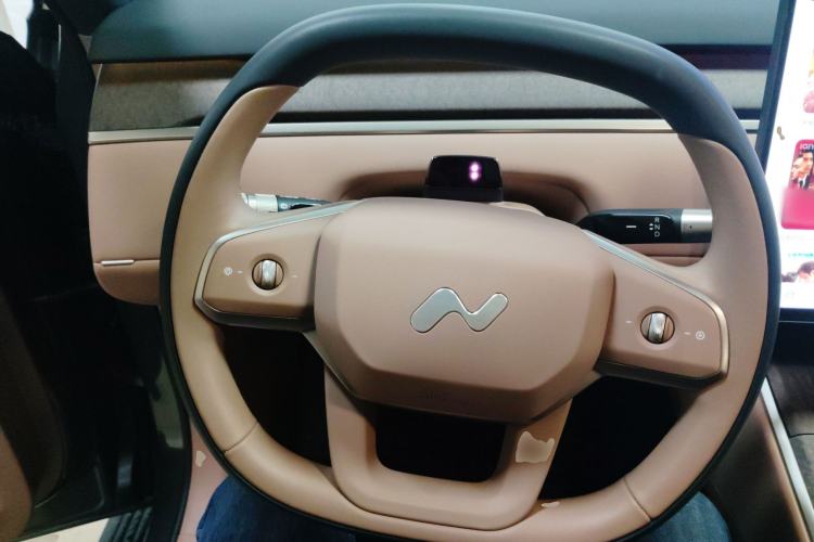 Used ONVO Luxeed L90 2025 Model—Ultra Six-Seater Version