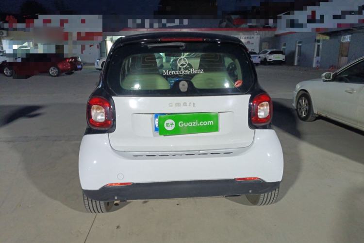 Used  fortwo 2015 1.0L 52 kW hardtop Dynamic version
