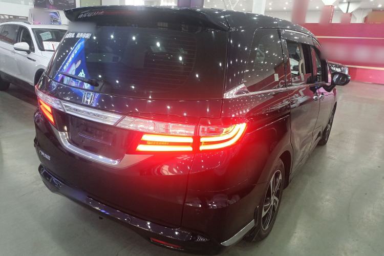 Used Honda Odyssey 2015 Revised 2.4L Luxury Edition
