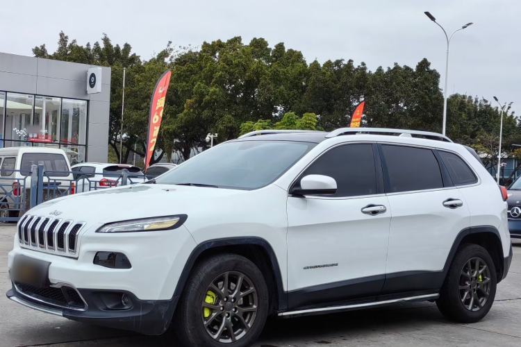 Used  Cherokee 2017 2.0L Superior Edition
