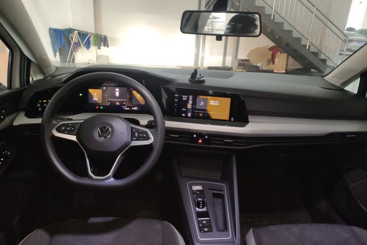 Used Volkswagen Golf 2023 200TSI DSG
