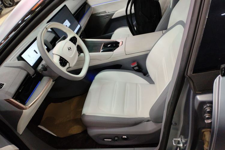 Used  eπ007 2024 Pure Electric 540 All-Wheel Drive Max Edition
