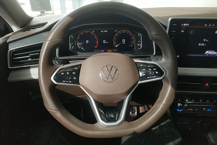 Used Volkswagen Tiguan L 2023 Restyled 330TSI Automatic Two-Wheel Drive R-Line Enhanced Comfort Version