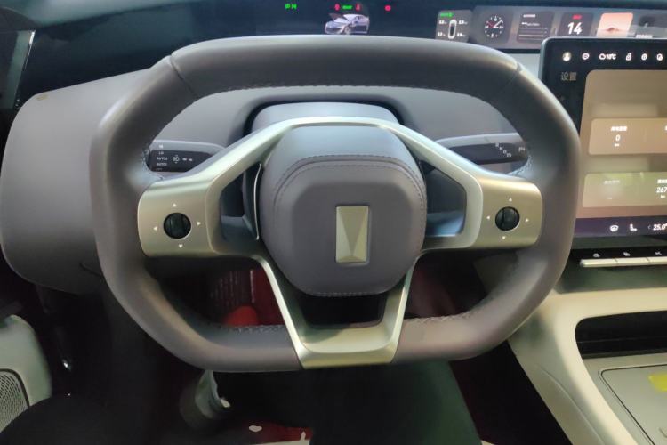 Used  12 2025 Max Extended-Range Edition
