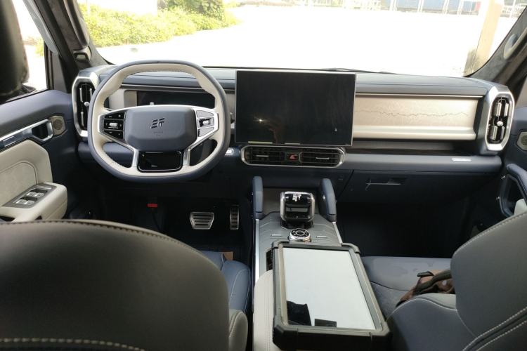 Used  Shanhai T2 2024 C-DM 208KM Mountain & Wilderness Edition
