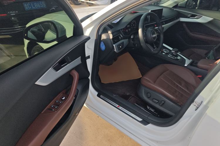 Used Audi A4L 2018 30th Anniversary Edition 40 TFSI Fashion Model
