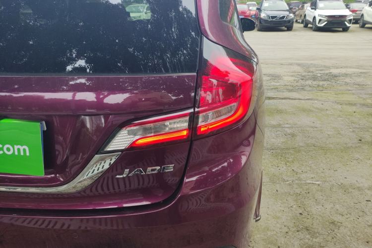 Used Honda Jade 2017 1.8L automatic Comfort version 5 seats
