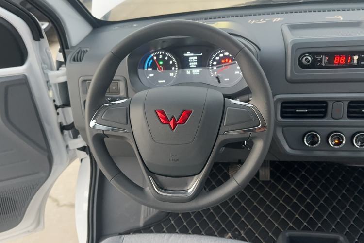 Used Wuling Yangguang 
