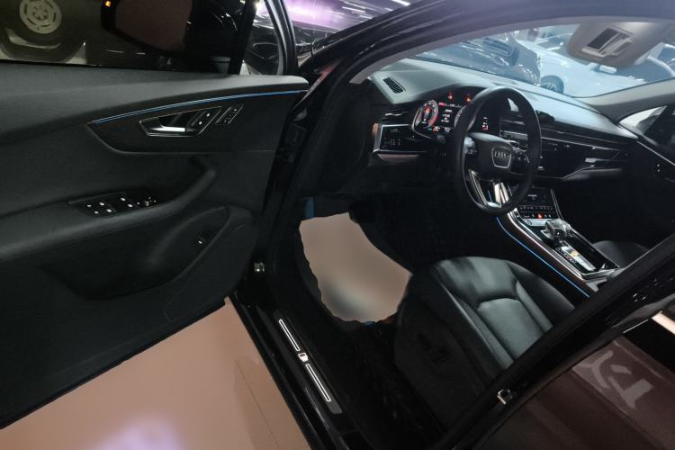 Used Audi Q7 2023 45 TFSI quattro S line Sport model
