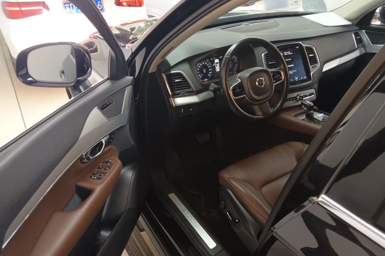 Used Volvo XC90 2019 T5 Zhiyi Edition 7-Seater China V Emission Standard
