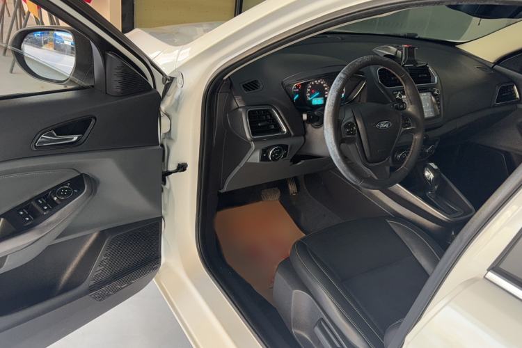 Used Ford Escort 2015 1.5L Automatic Fashion Model