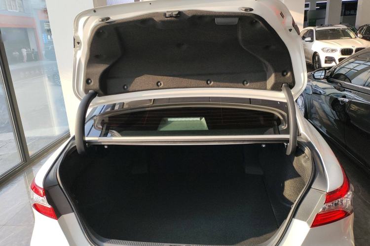 Used Toyota Camry 2023 2.0G Luxury Edition
