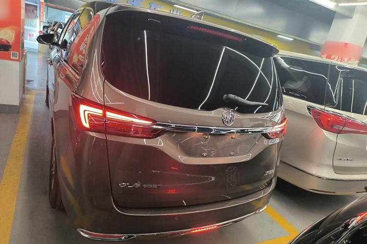 Used Buick GL8 2023 Land Executive Class 652T Luxury Model
