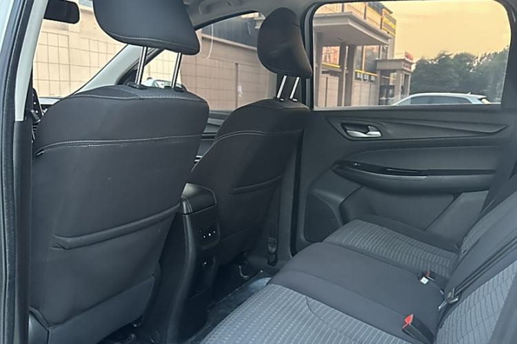 Used Baojun 730 2021 1.5T CVT Fashion Version 7 Seats
