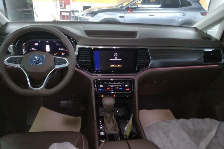 Used Volkswagen Viloran 2020 330TSI Luxury Edition
