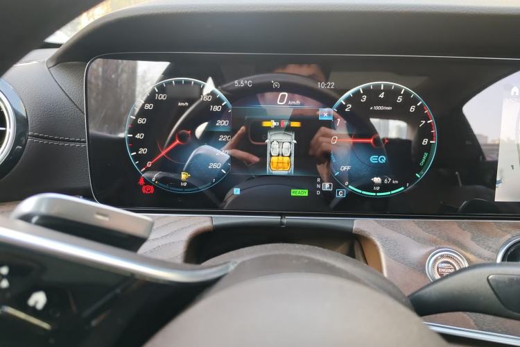 Used Mercedes-Benz E-Class New Energy 2022 E 350 e L Plug-in Hybrid Sedan
