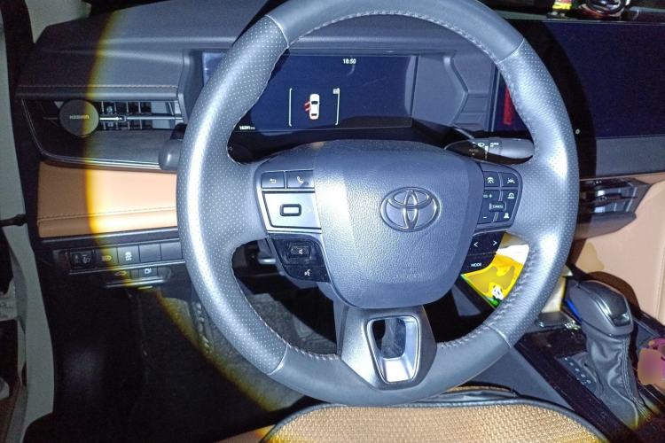 Used Toyota Camry 2024 Dual-Motor 2.0 HG Premium Edition
