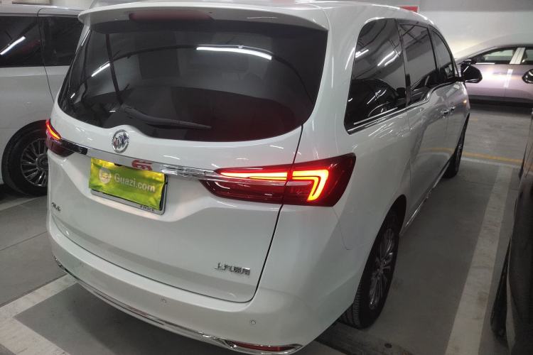 Used Buick GL8 2023 Facelifted Land Cruiser Executive Luxury Version
