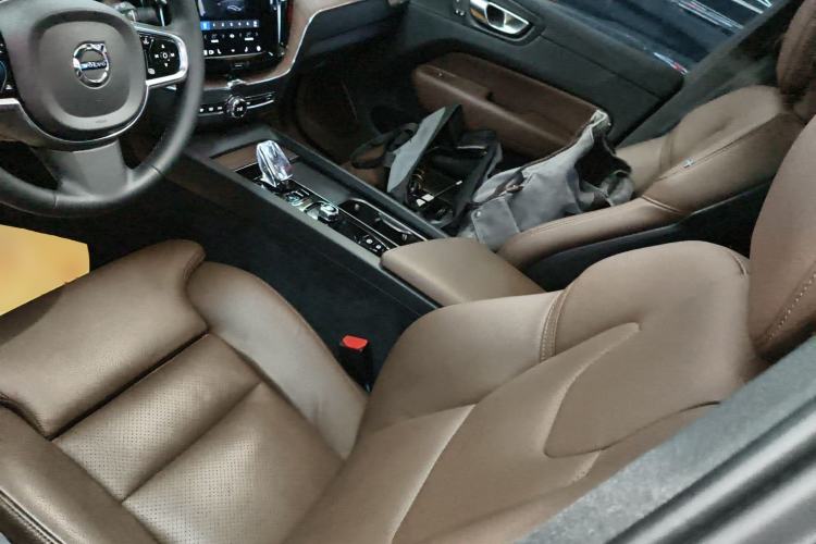 Used Volvo XC60 2024 B5 4x4 Smart Luxury Edition