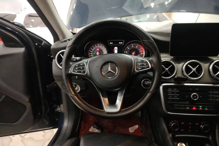 Used Mercedes-Benz GLA 2016 GLA 200 Fashion Model

