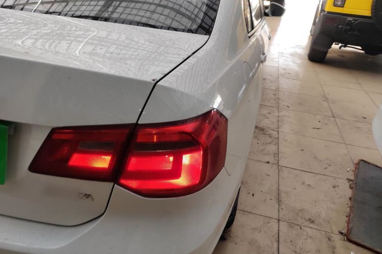 Used Volkswagen Jetta 2015 1.6L Automatic Fashion Model
