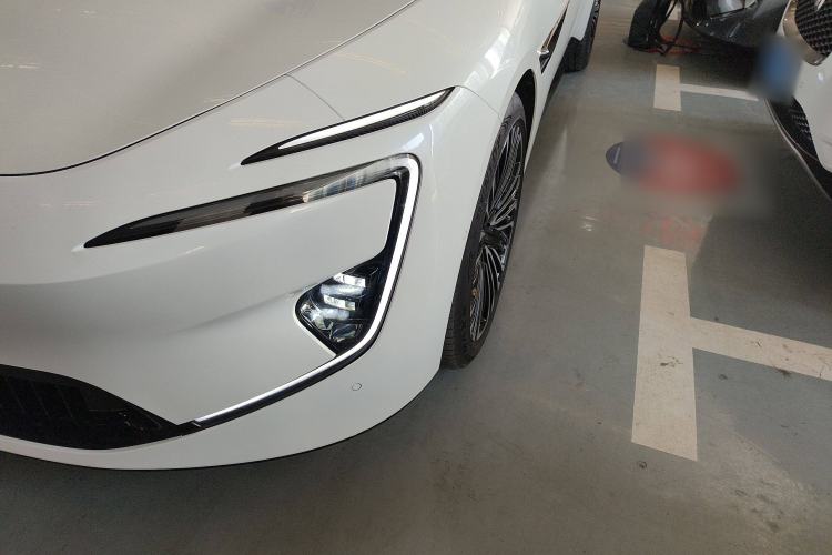 Used  12 2024 700 Three-Laser Rear-Wheel Drive Luxury Edition
