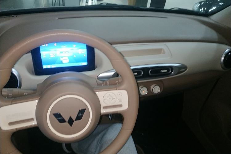 Used Wuling Hongguang MINIEV 2025 Four-Door Version Advanced Edition
