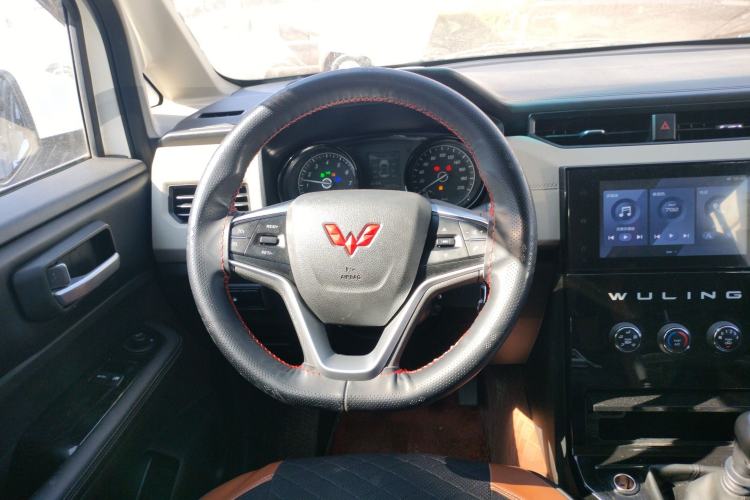 Used Wuling Zhengcheng 2021 1.5T Manual Luxury Version
