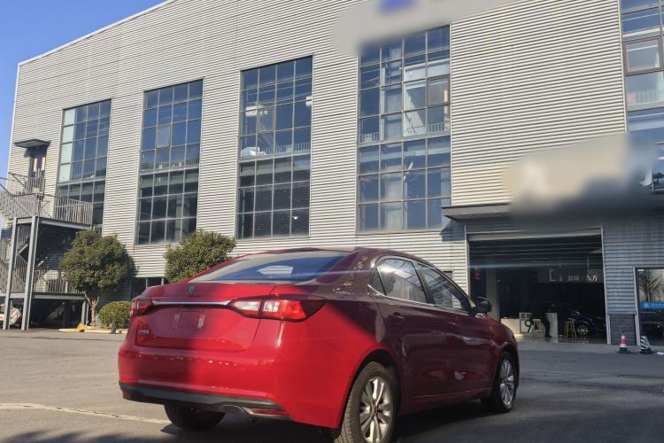 Used Roewe 360 2015 1.5L manual luxury edition
