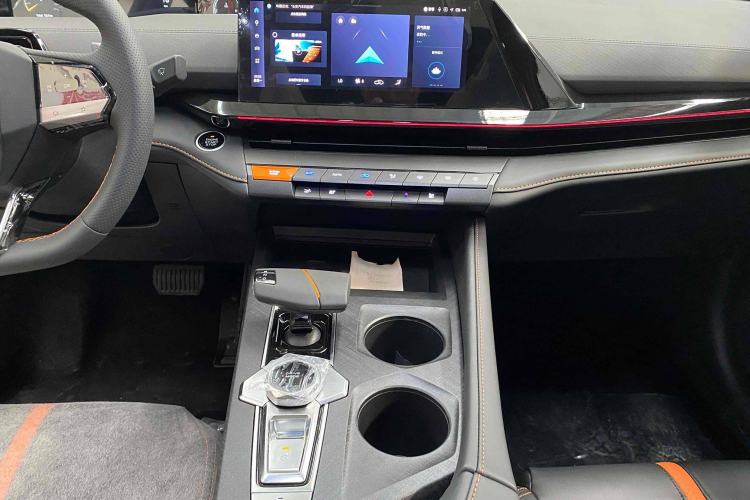 Used Changan UNI-V 2024 1.5T Prestige Edition
