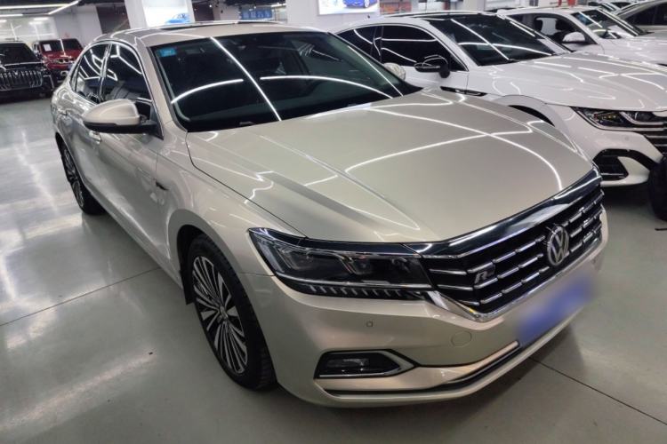 Used Volkswagen Passat 2019 330TSI Luxury Edition China VI Standard
